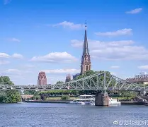 法兰克福后防失误频出,需要认真总结经验 法兰克福后防失误频出,需要认真总结经验