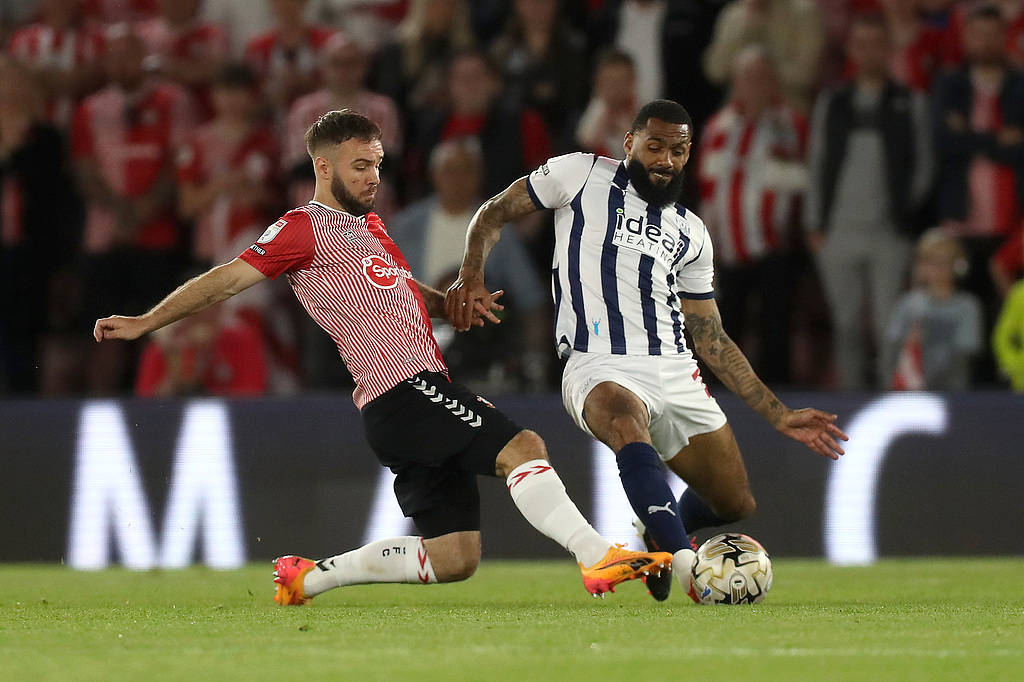 南安普顿中场伤愈复出,将参加本周英超对阵曼联的较量 南安普顿中场伤愈复出,将参加本周英超对阵曼联的较量