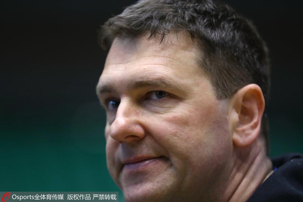 沃尔夫斯堡迎战强敌,全力以赴争取胜利 沃尔夫斯堡迎战强敌,全力以赴争取胜利