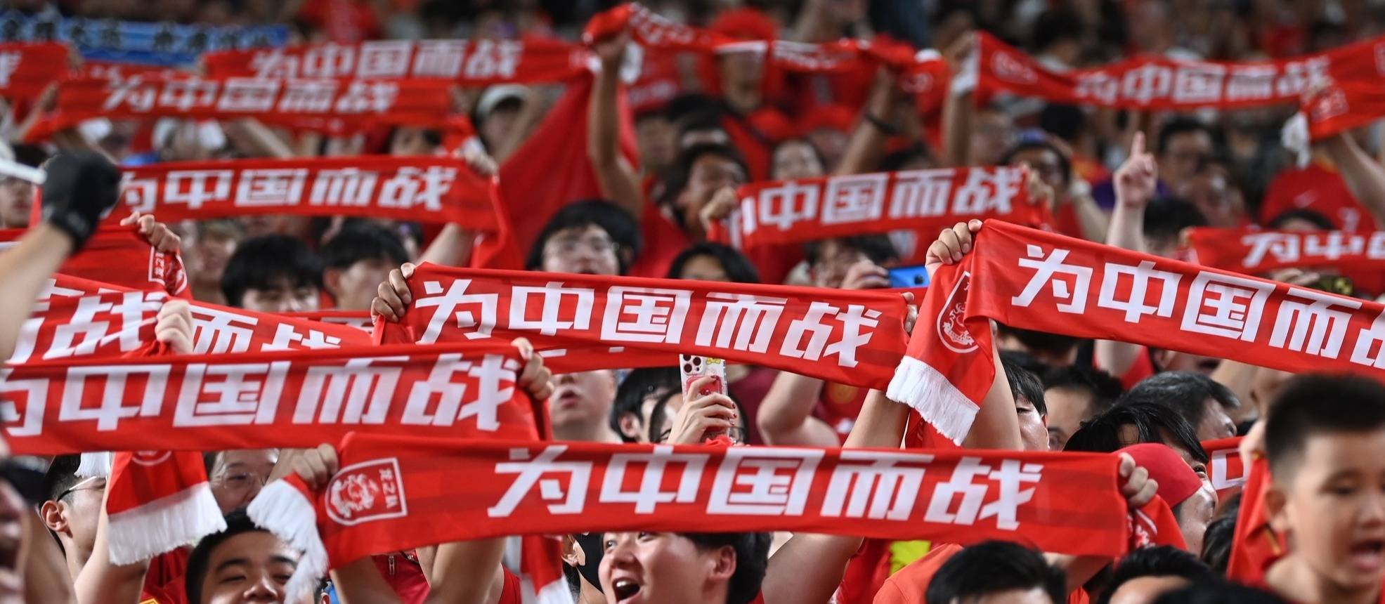 激烈角逐中,球队展现出色技术与拼劲 激烈角逐中,球队展现出色技术与拼劲