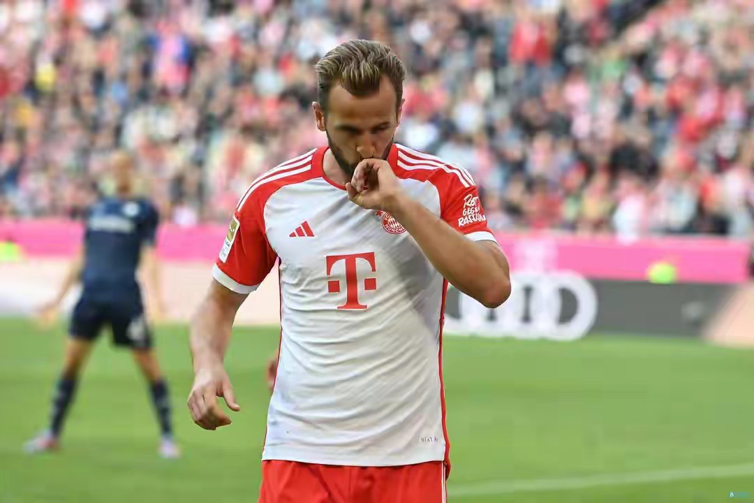 雷速官网-欧战中一位球员的惊人表现赢得掌声