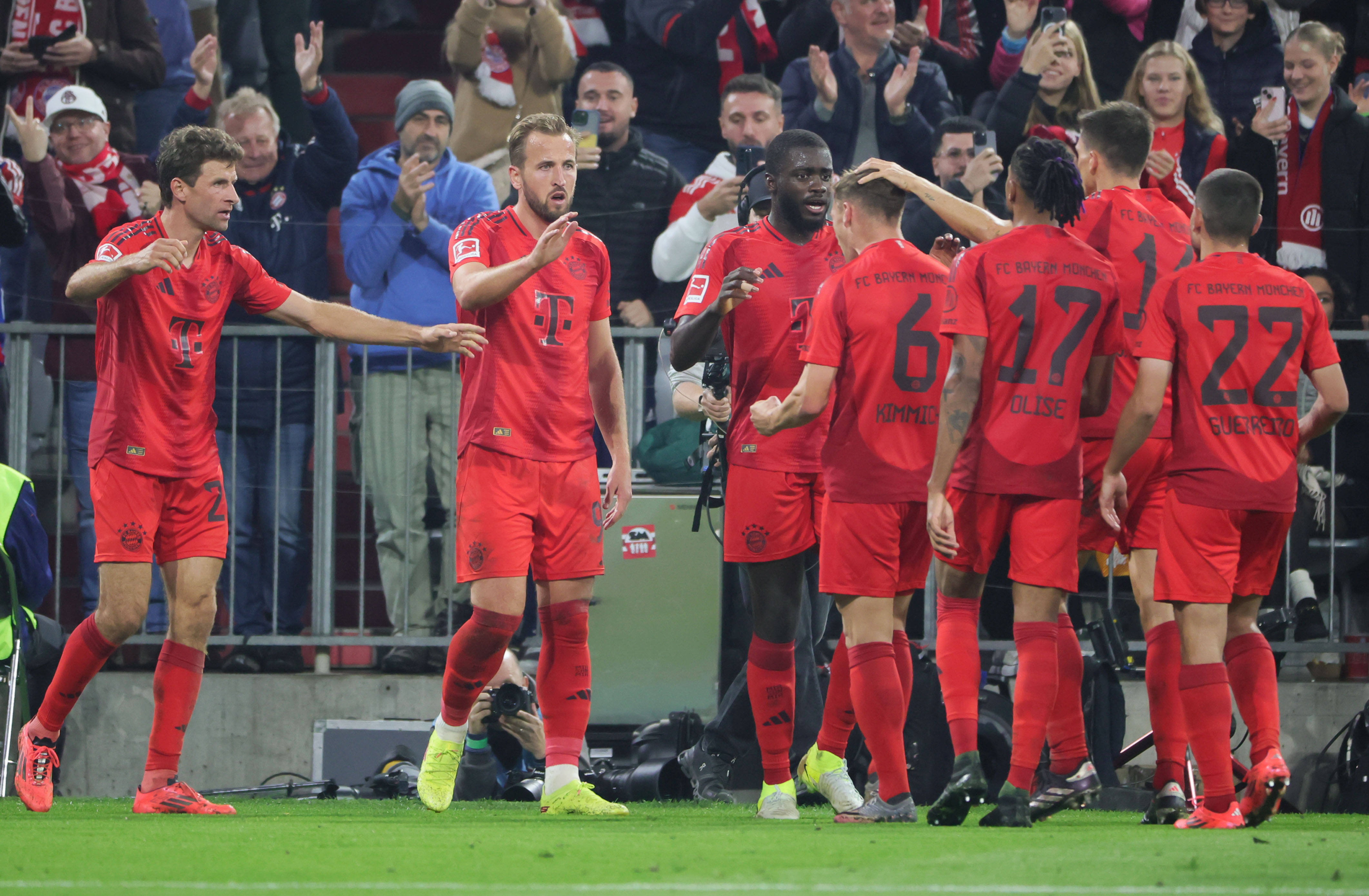 德甲快讯:拜仁慕尼黑大胜法兰克福 德甲快讯:拜仁慕尼黑大胜法兰克福