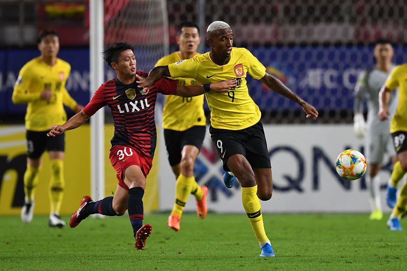 黄海客场2-3负于上港,保级形势更为严峻 黄海客场2-3负于上港,保级形势更为严峻