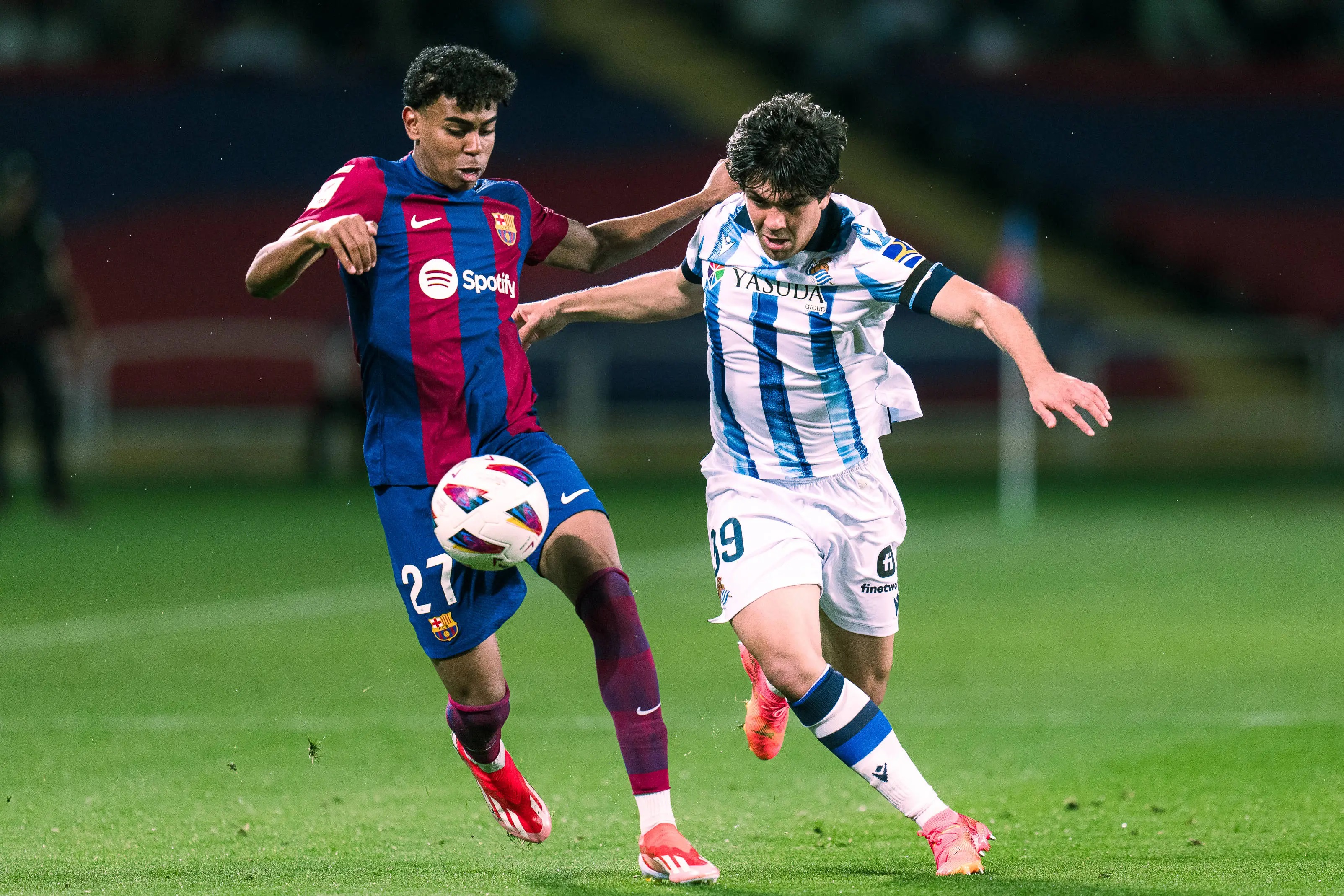 雷速直播-巴萨球员士气高昂，全力冲击榜首