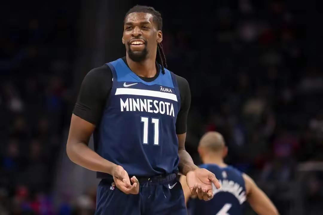 独行侠战胜马刺,唐斯关键时刻稳定发挥 独行侠战胜马刺,唐斯关键时刻稳定发挥