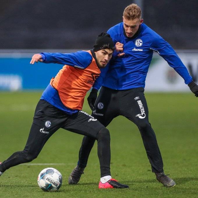 雷速官网-沙尔克04主场告负，保持在保级悬崖边缘