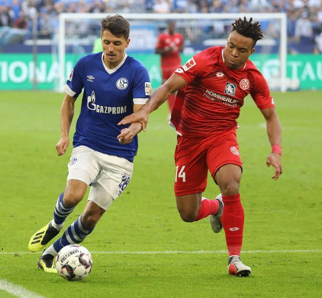 沙尔克04主场告负,保持在保级悬崖边缘 沙尔克04主场告负,保持在保级悬崖边缘