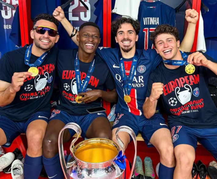 雷速官网-欧洲俱乐部迎来决赛，球迷翘首期待