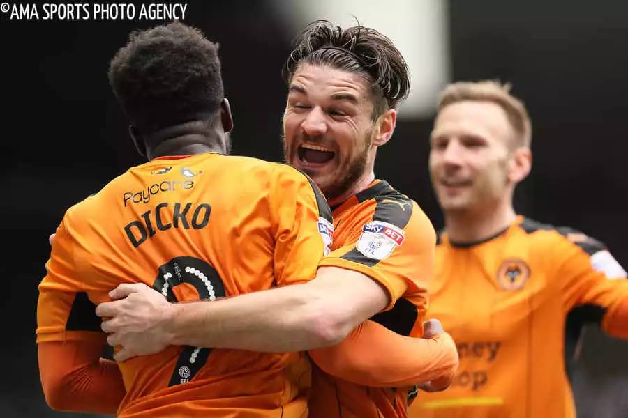 狼队主场告捷,力争保级成功 狼队主场告捷,力争保级成功