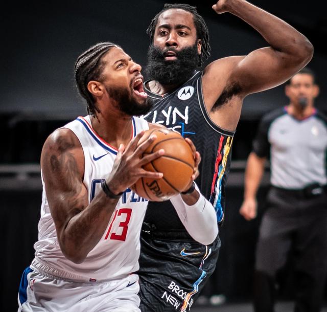 雷速-火箭稳操胜券，横扫黄蜂