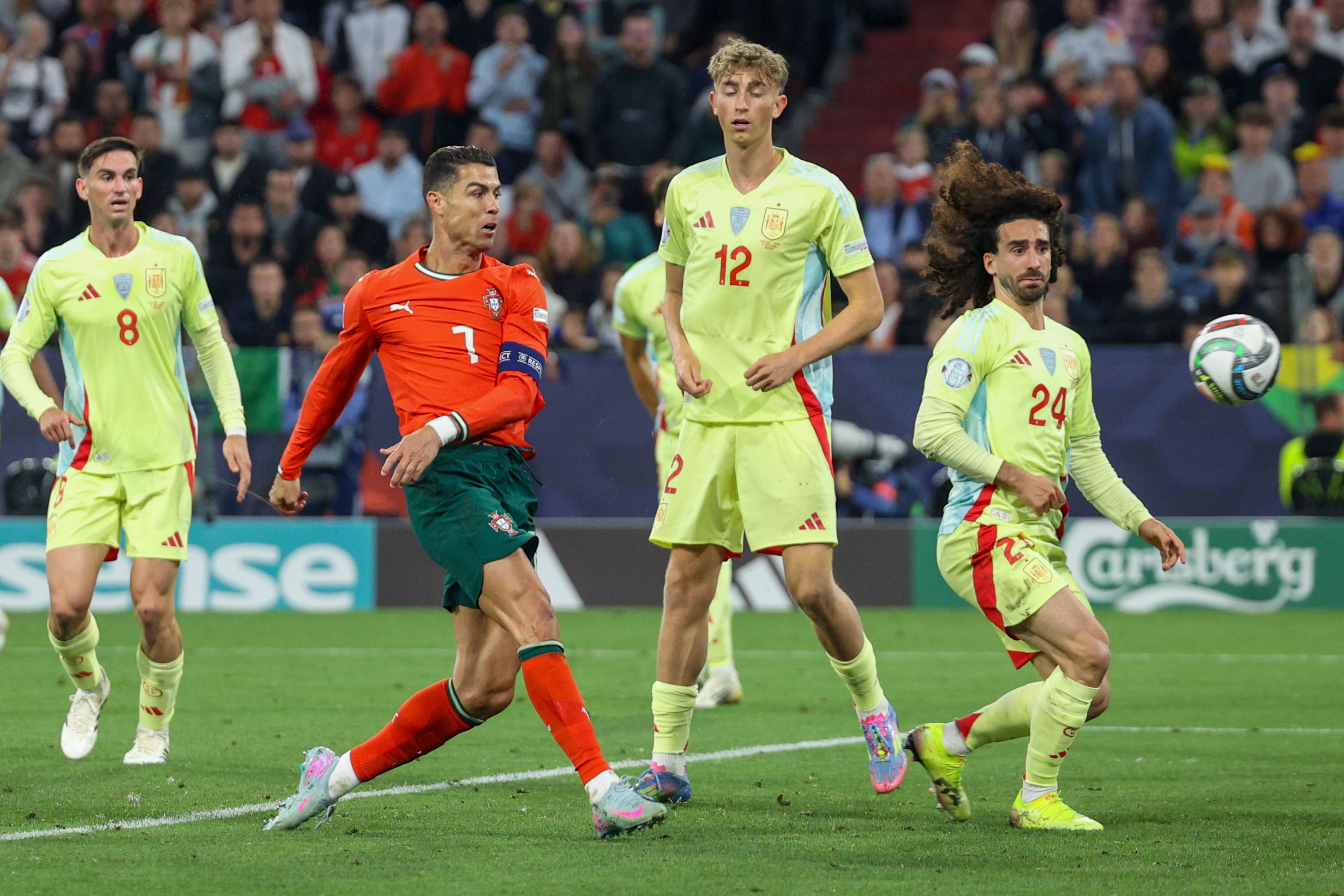 雷速直播-葡萄牙队以实力碾压对手，晋级半决赛！