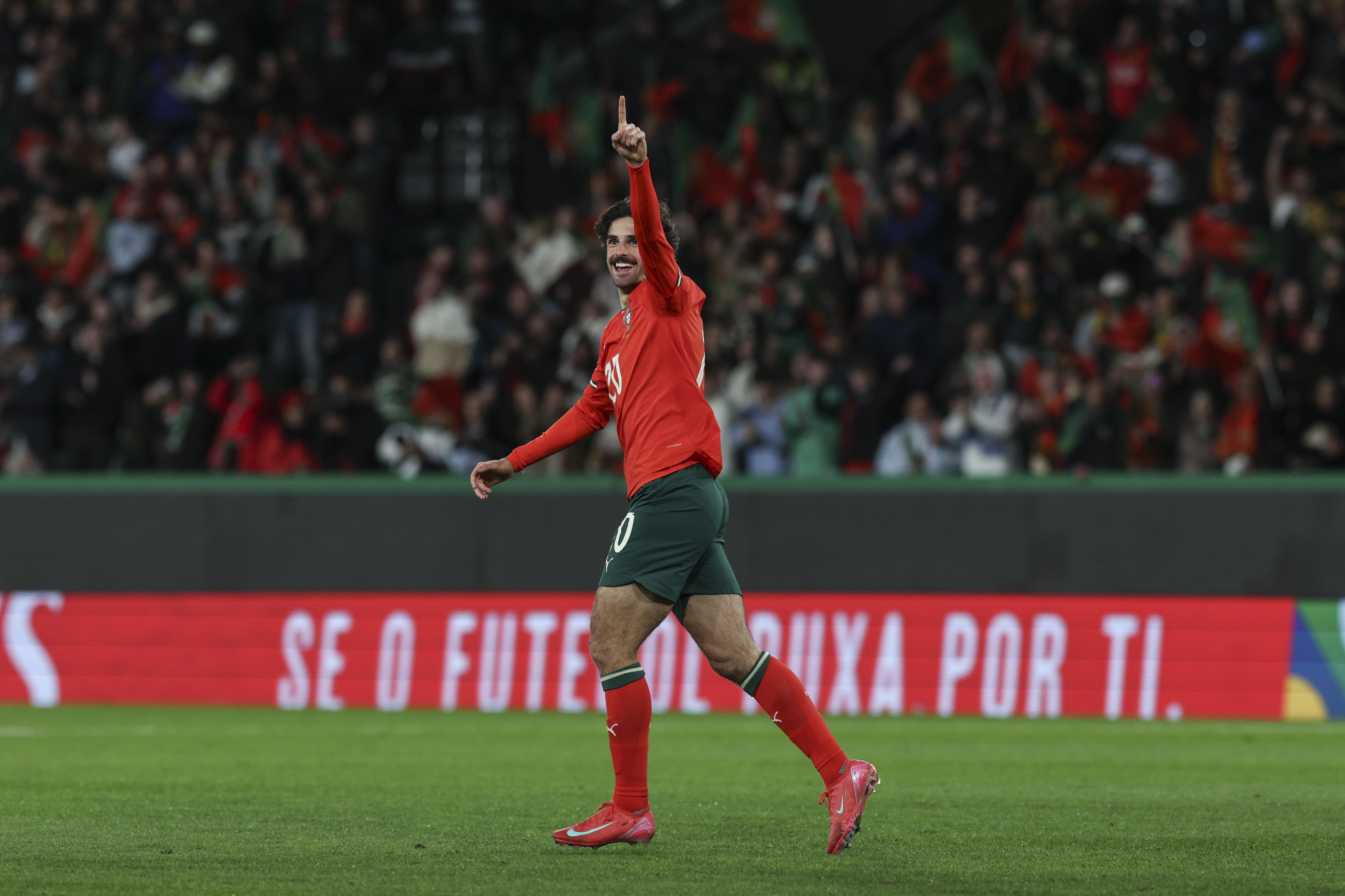 葡萄牙队以实力碾压对手,晋级半决赛! 葡萄牙队以实力碾压对手,晋级半决赛!