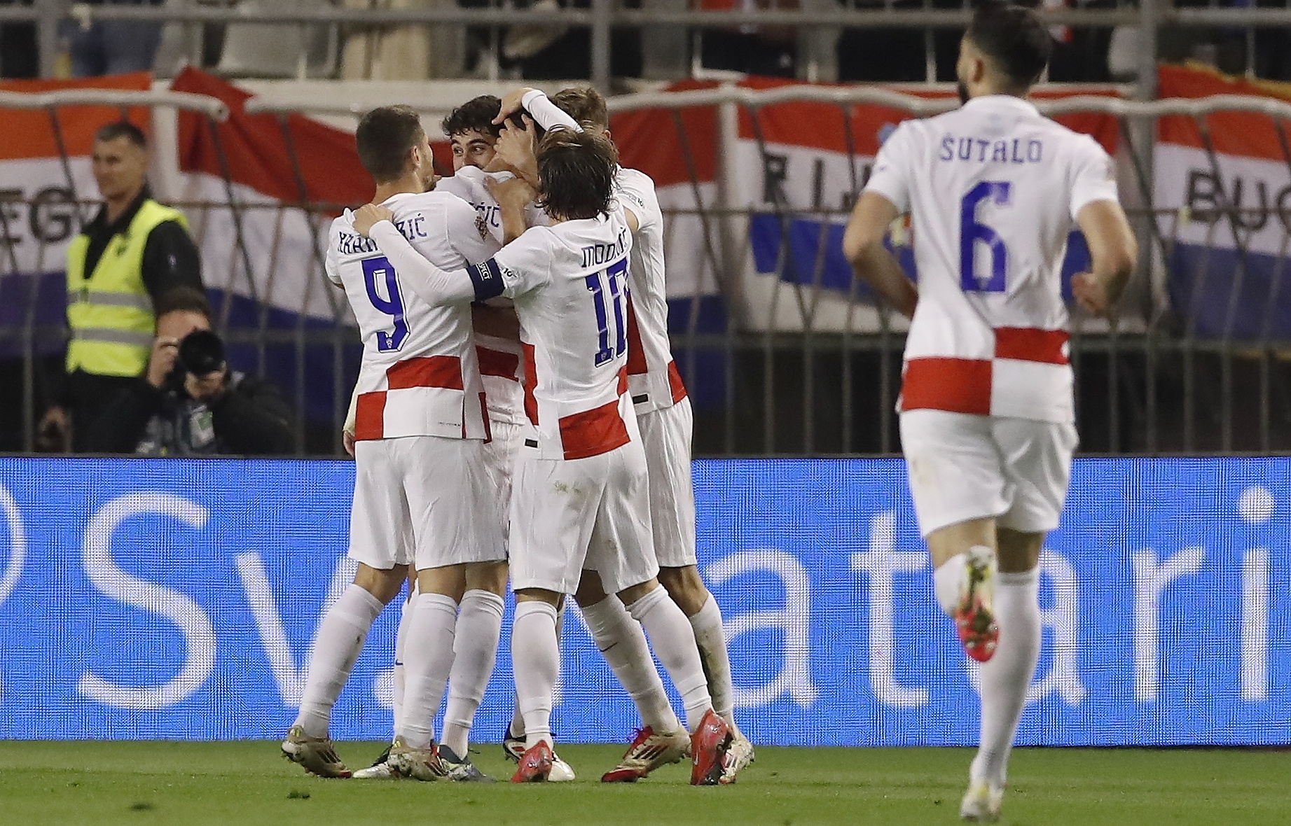 足球欧洲预选赛:瑞士险胜克罗地亚,晋级赛道越加坎坷 足球欧洲预选赛:瑞士险胜克罗地亚,晋级赛道越加坎坷