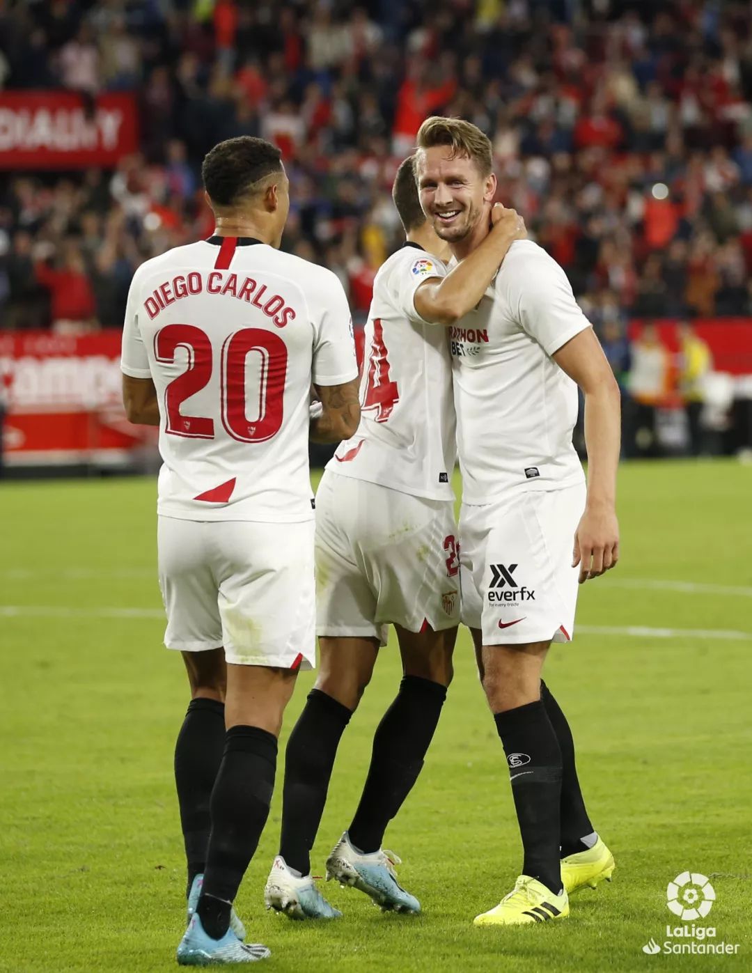 格拉纳达反败为胜,取得胜利 格拉纳达反败为胜,取得胜利