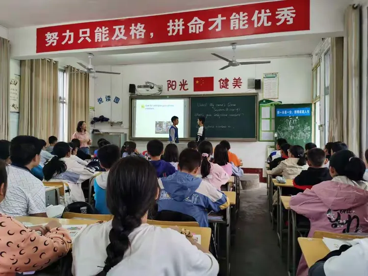 雷速官网-大卢精英融会贯通终获青铜，全队士气高涨