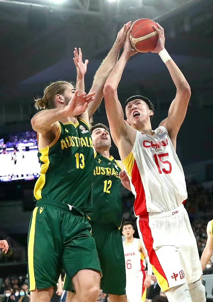 雷速直播-澳大利亚水上项目开局强势，多人晋级决赛