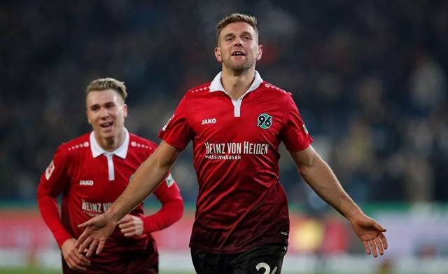 凯泽斯劳滕主场一球小胜，继续保持稳定战绩