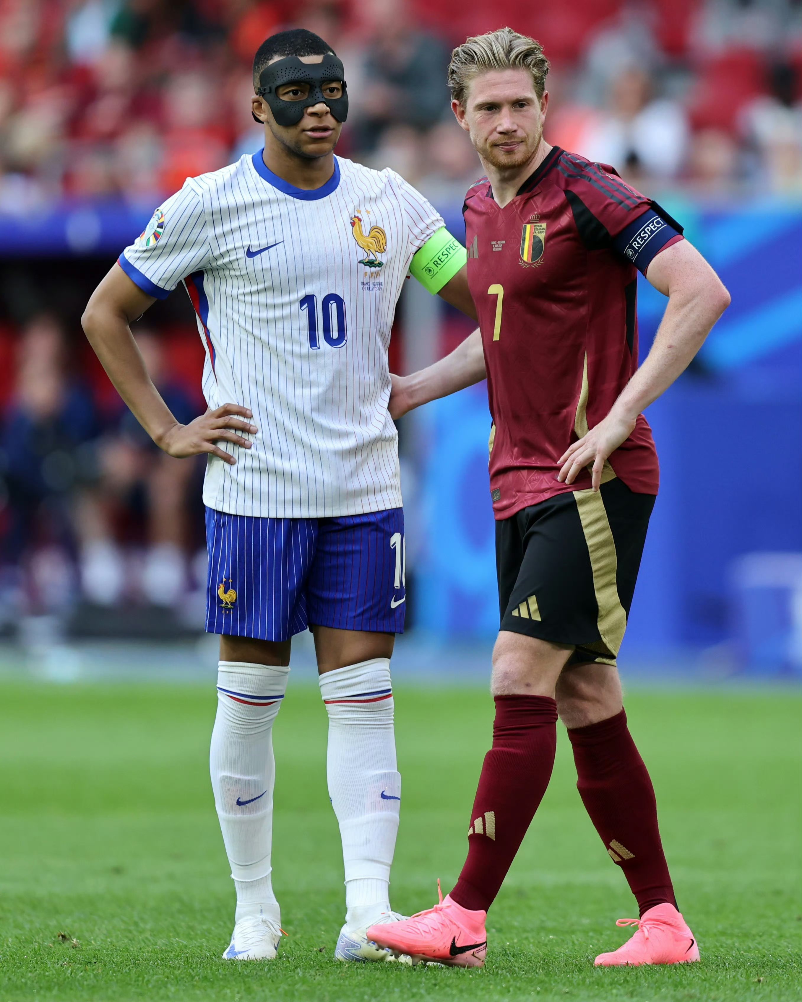 雷速官网-双方角逐，搏击至最后一刻