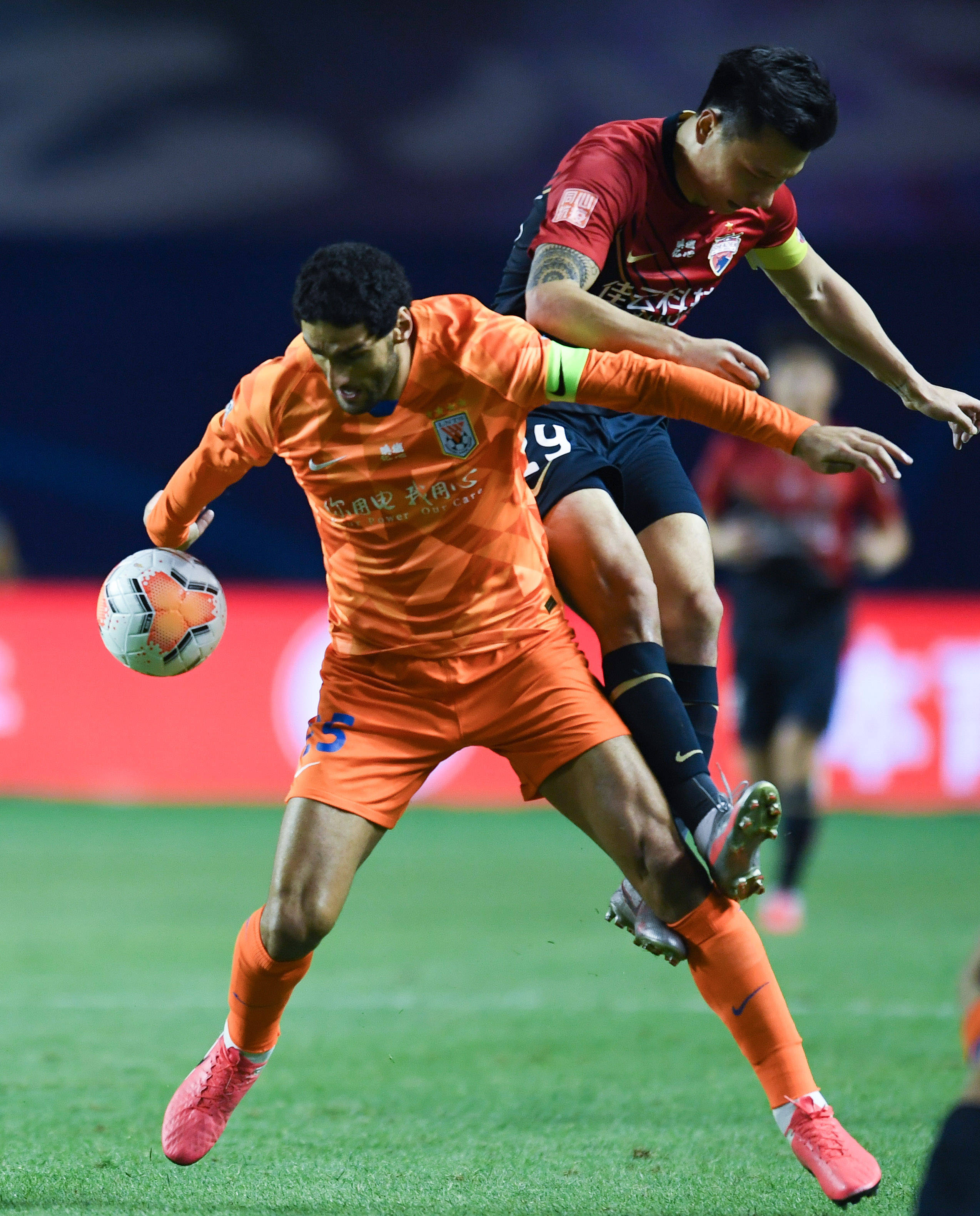 华南虎不敌大连足球,中超保级形势日渐严峻 华南虎不敌大连足球,中超保级形势日渐严峻