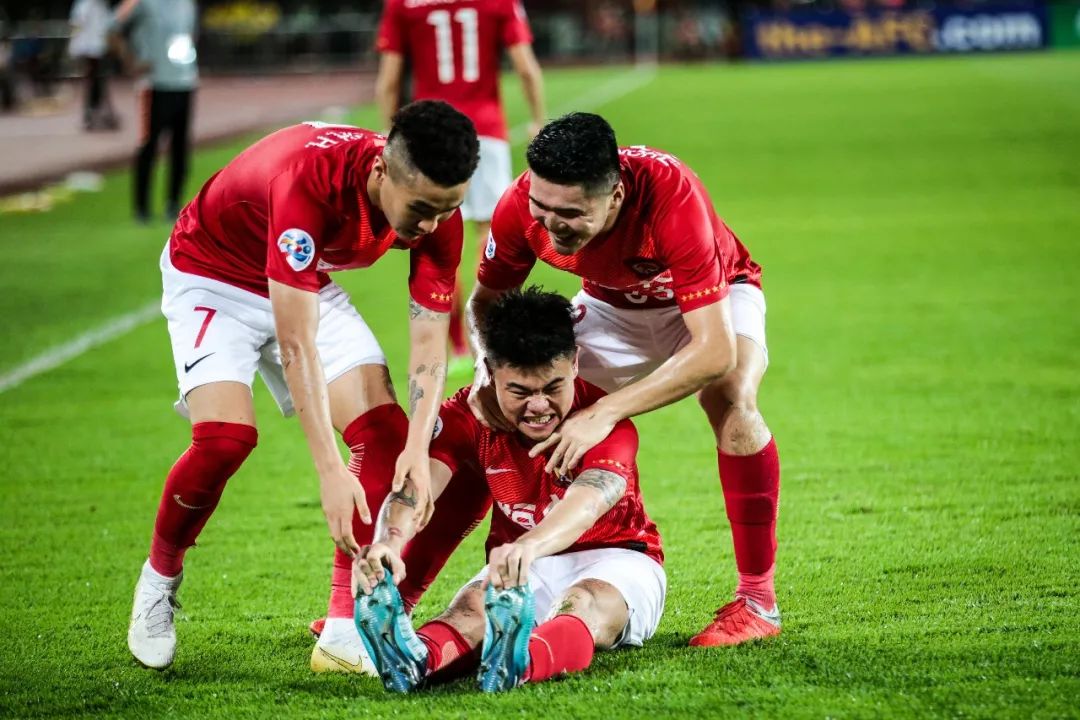 雷速官网-蓝天白云国安主场大胜，斩杀对手风声水万家