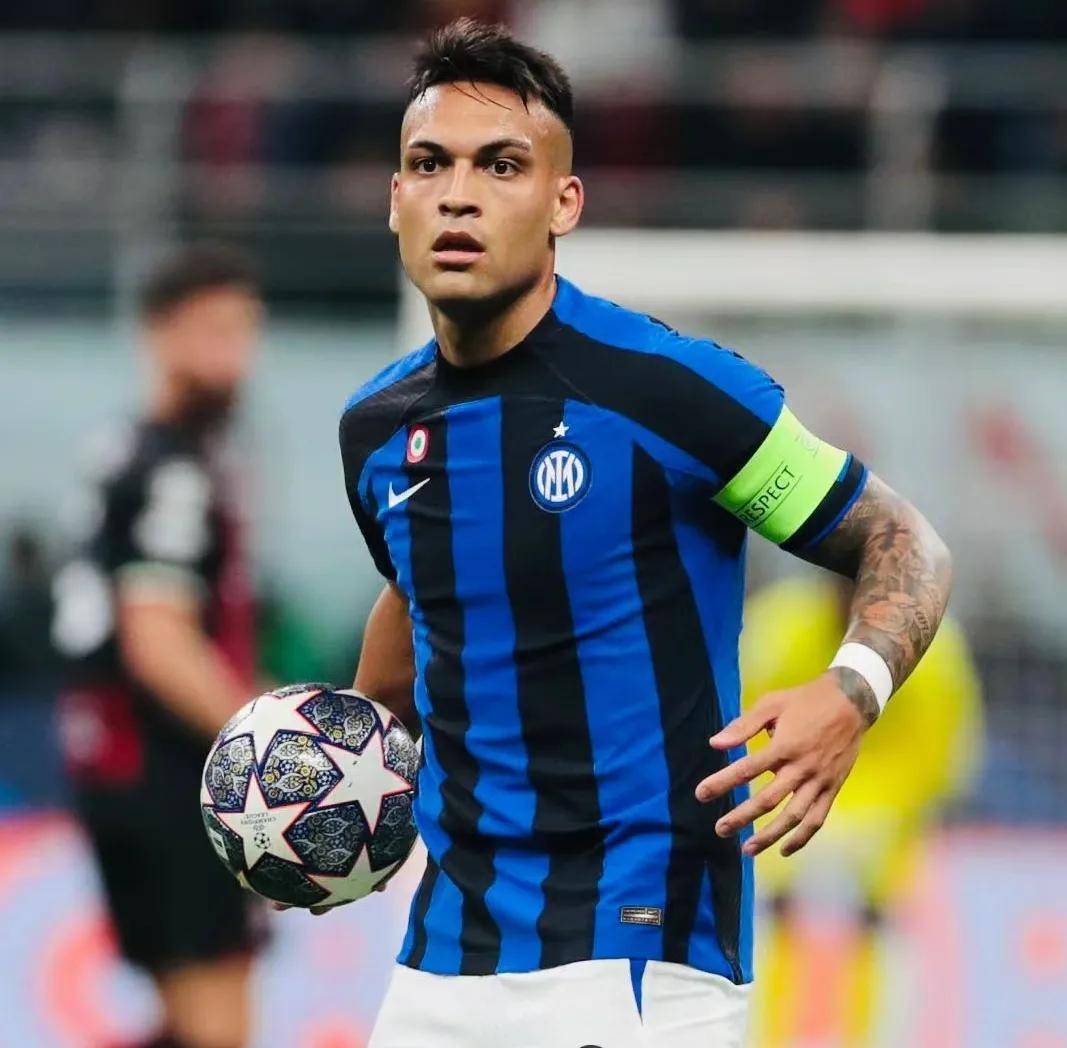 雷速官网-阿根廷球员接受专业体能训练，态度认真努力