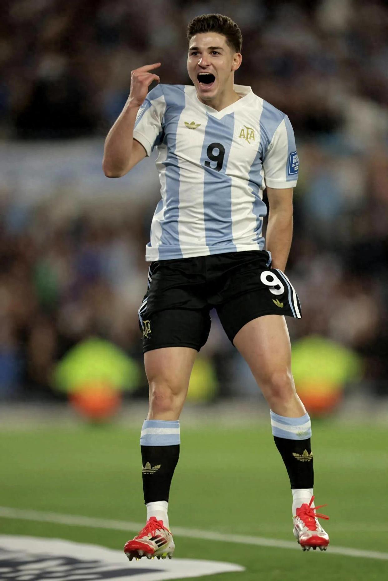 阿根廷球员接受专业体能训练,态度认真努力 阿根廷球员接受专业体能训练,态度认真努力