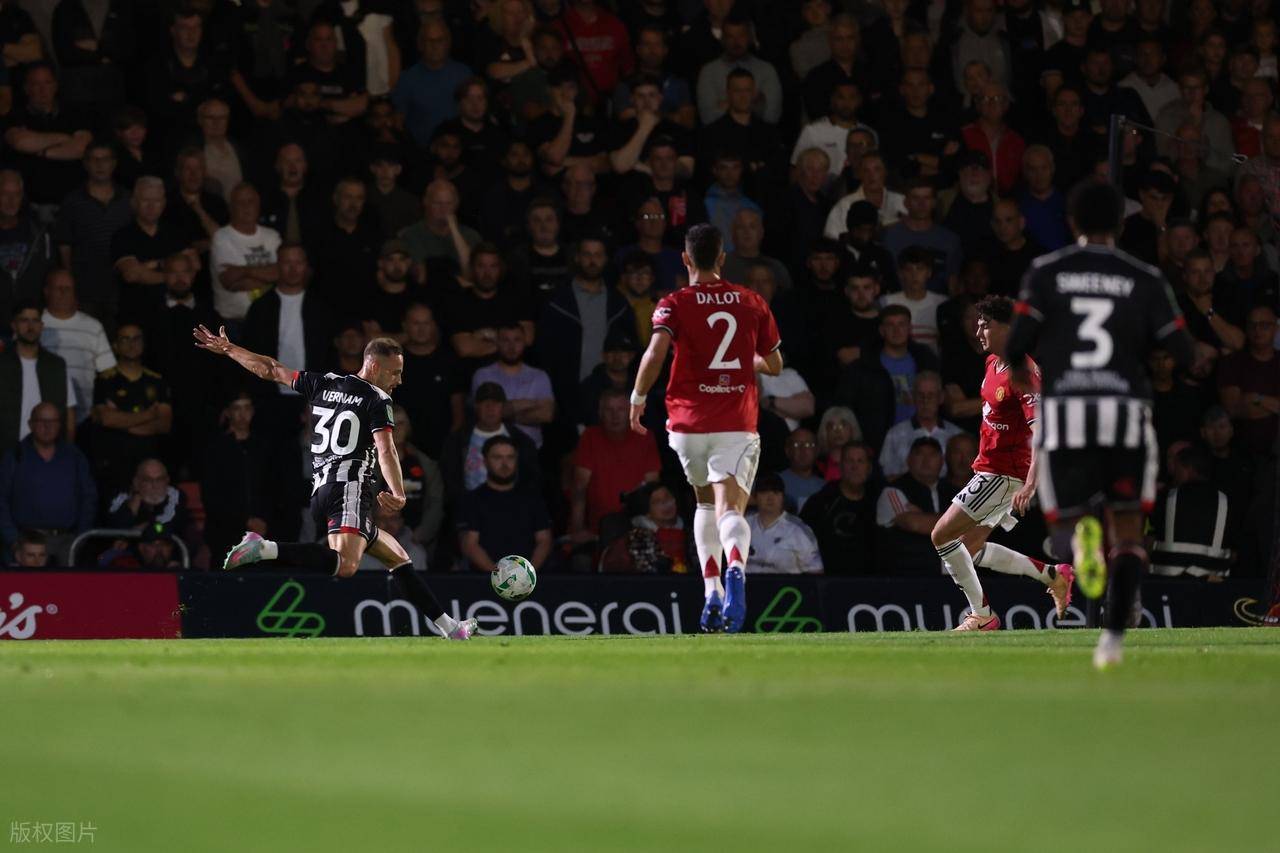 伯恩利客场不敌伯明翰,遭遇连败 伯恩利客场不敌伯明翰,遭遇连败