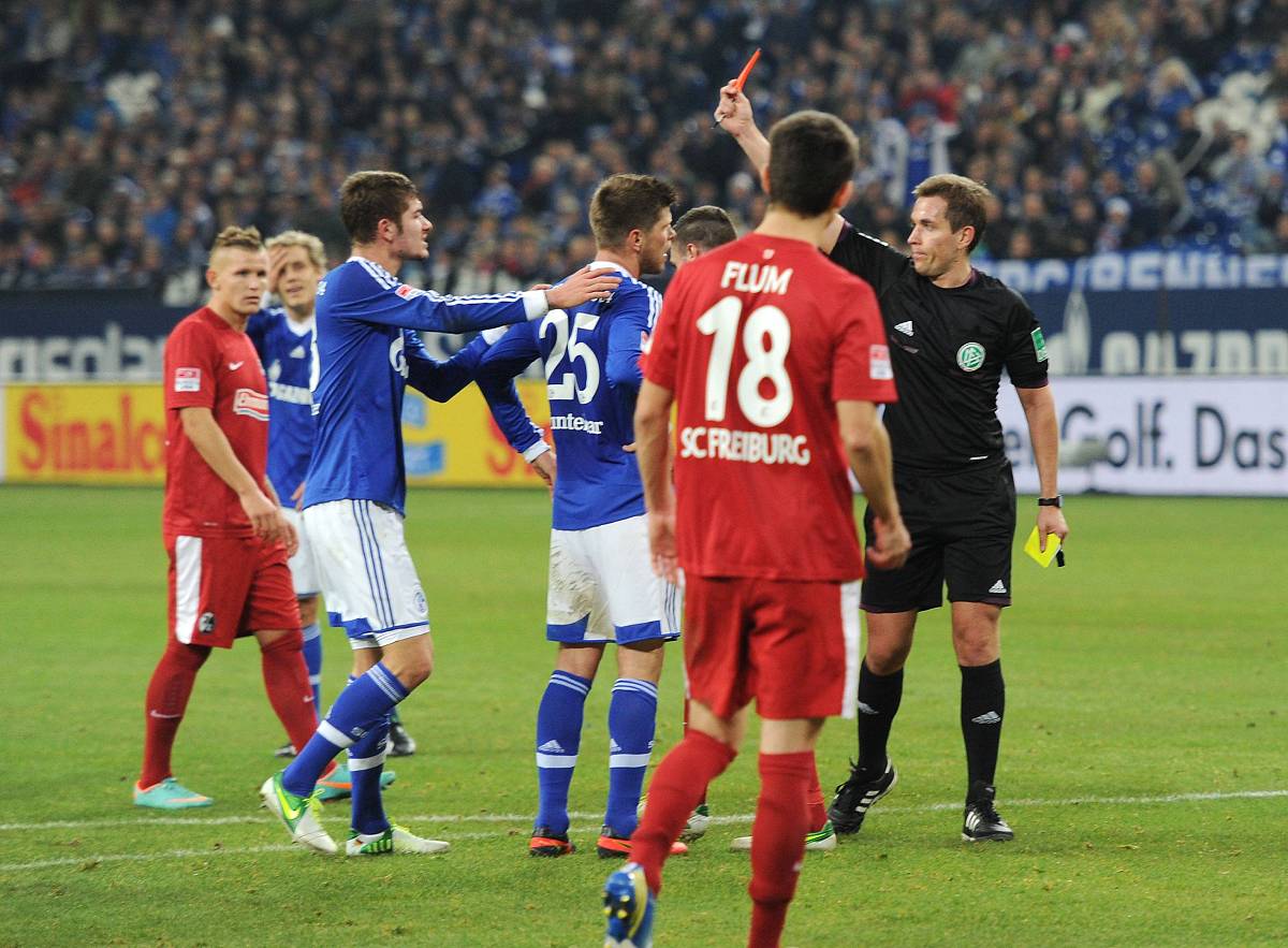 弗赖堡主场不敌勒沃库森,失去连胜机会 弗赖堡主场不敌勒沃库森,失去连胜机会