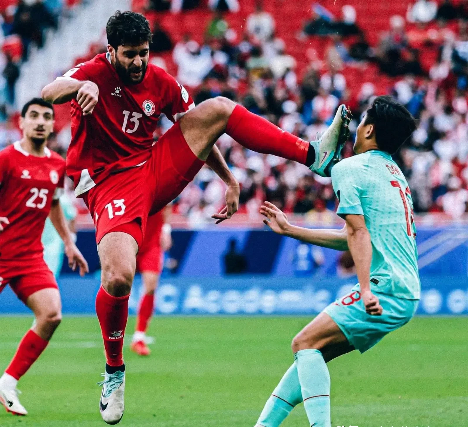 国际比赛中一方队伍成功击败对手 国际比赛中一方队伍成功击败对手